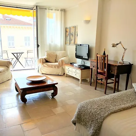 Citilet 4 Duplex, Funky With Large Terrace *