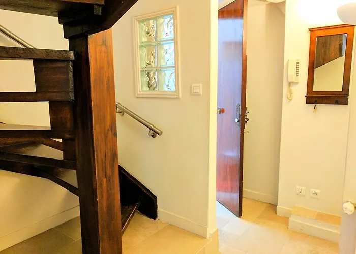 Citilet 4 Duplex, Funky With Large Terrace شقة كان