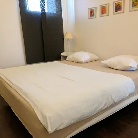 Citilet 4 Duplex, Funky With Large Terrace