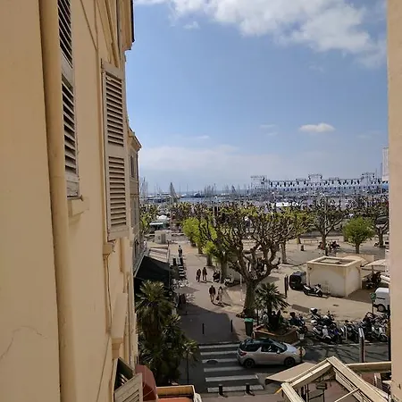 Citilet 4 Duplex, Funky With Large Terrace *